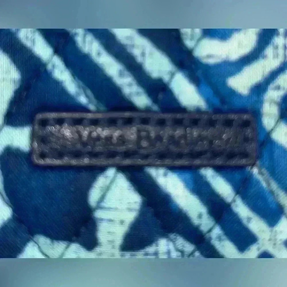 Vera Bradley RFID front Zip Wallet with Wristlet Cuban Tile blues organizational - Picture 3 of 6